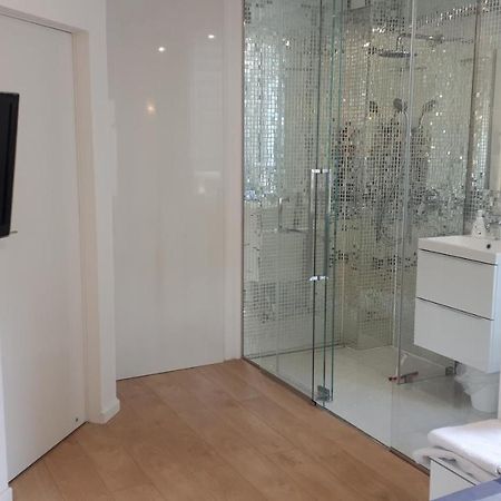 Luxury Apartment With Own Parking คอร์ซุฟ ภายนอก รูปภาพ