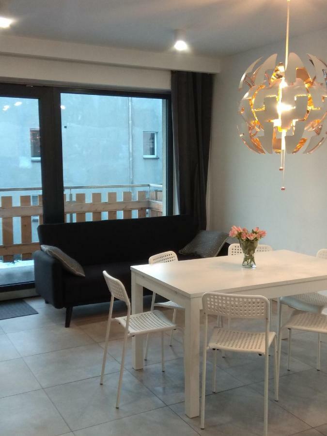 Luxury Apartment With Own Parking คอร์ซุฟ ภายนอก รูปภาพ