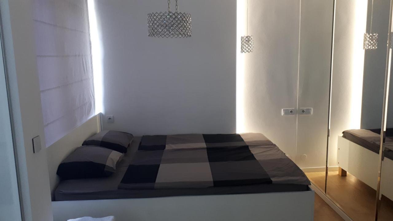 Luxury Apartment With Own Parking คอร์ซุฟ ภายนอก รูปภาพ